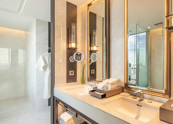 Hotel Eastin Grand Phayathai 5*