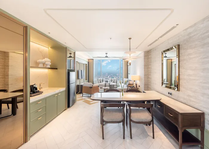 Eastin Grand Phayathai Hotel